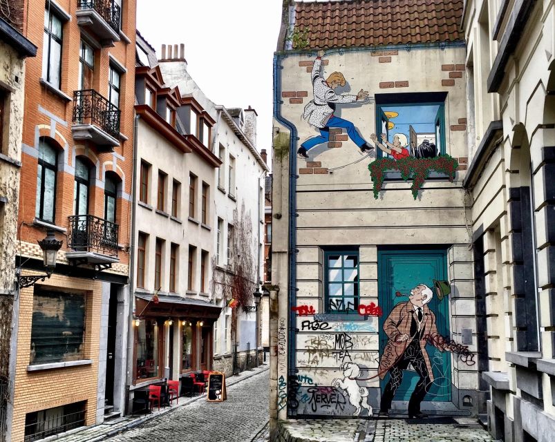 Brussels Comics & Street Art: Private Walking Tour - Little Nemo: comics stacked to the rafters