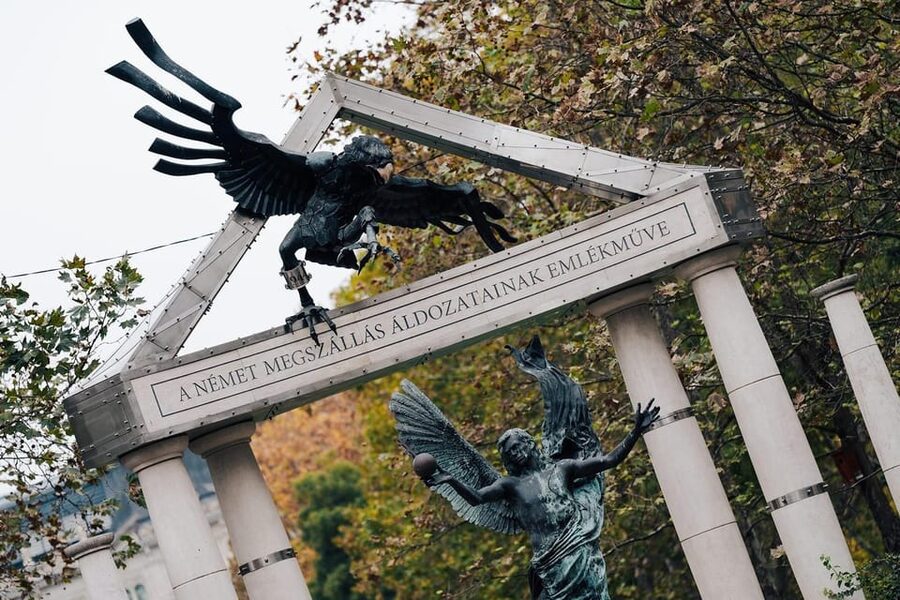Budapest: Alternative Street Art & Jewish Tour - Who Should Take This Walk