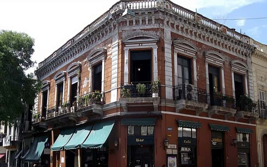 Buenos Aires Palermo Street Art Private Walking Tour - What This Palermo Walk Really Offers