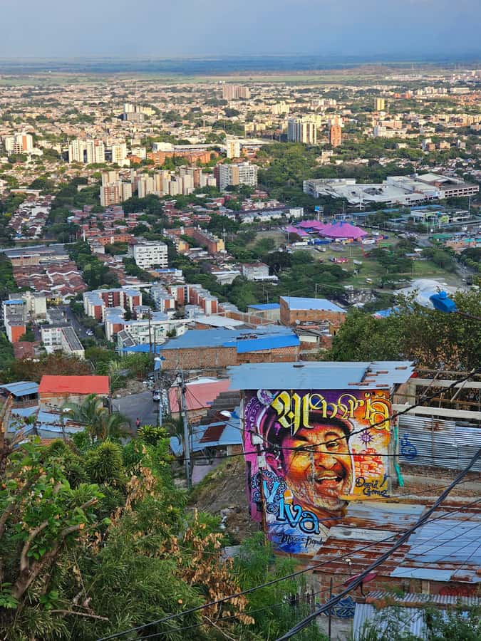 Cali: Comuna 20 Siloé Street Art Tour - Why Siloé makes a strong first impression