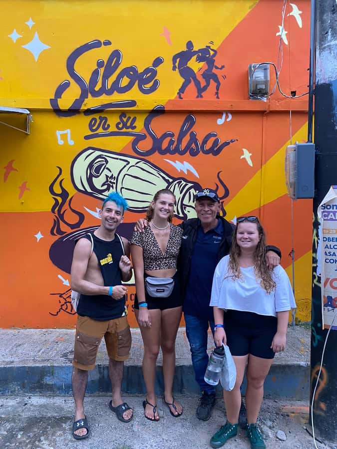 Cali: Comuna 20 Siloé Street Art Tour - Stories of community change are the heart of the tour