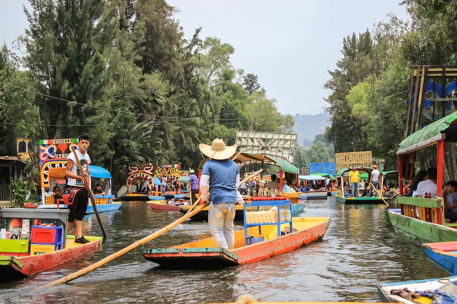 CDMX: Xochimilco, Coyoacan, Frida Kahlo Museum & Murals Tour - Casa Azul is worth choosing carefully
