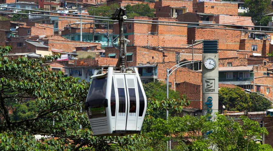 City Tour: Graffiti Tour Comuna 13 + Downtown Medellín - Starting at Parque Berrío and Plaza Botero