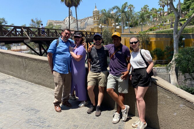 Colorful Barranco Tour and Street Art - Reading the murals on 28 de Julio street