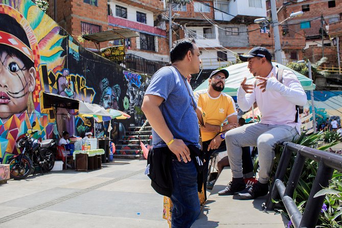 Commune 13, Graffitour street food. History.All inclusive - Key points to know before booking