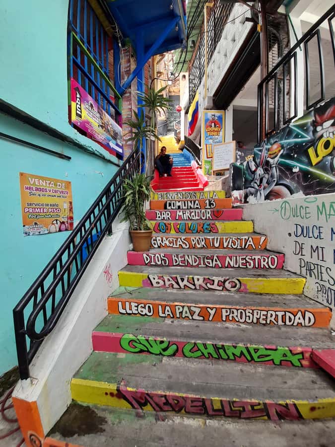 Comuna 13: Graffiti tour & Street Food/drink with telesferic - Is $22 good value?