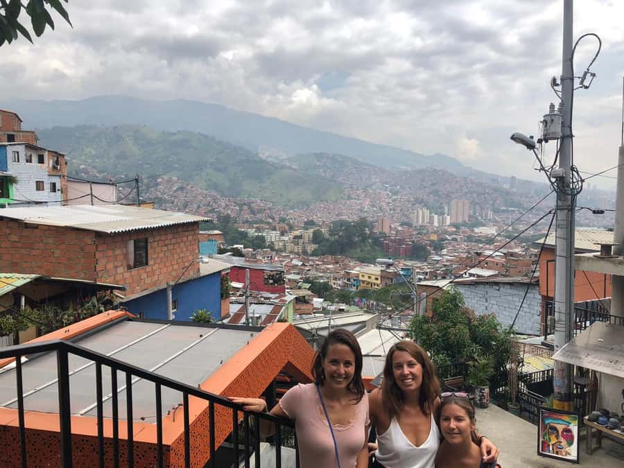 Comuna 13 Neighborhood & Street Art Private Tour - Seeing Medellín From the Cable Car