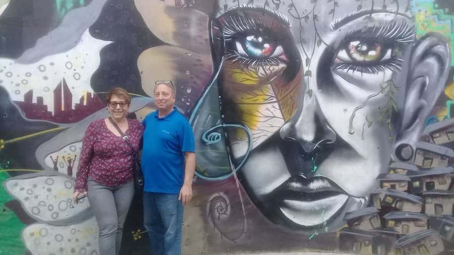 Comuna 13 Neighborhood & Street Art Private Tour - Starting in El Poblado