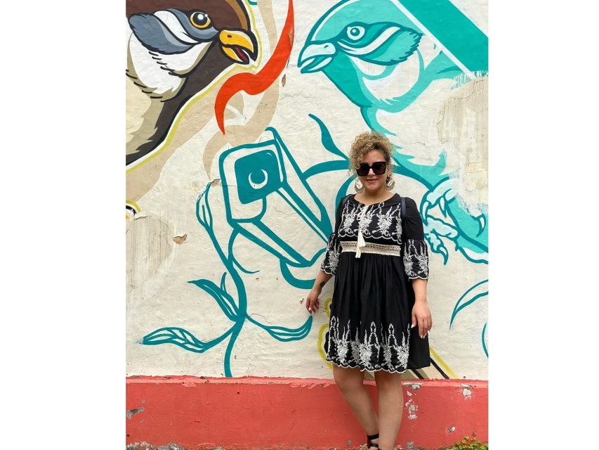 Delhi Street Art Tour: Explore the Murals & Visit a Stepwell - The photo stop and the walk to breakfast