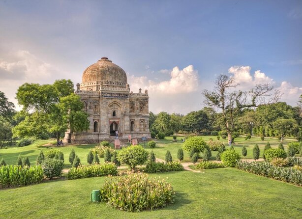 Delhi Street Art Walk in Lodhi Art District with Chai & Food - Key points to know before you book