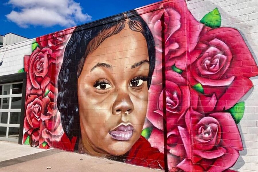 Denver Street Art & Murals Tour + Brewery Visit/Beer Tasting - Art Alley and the neighborhood’s changing walls