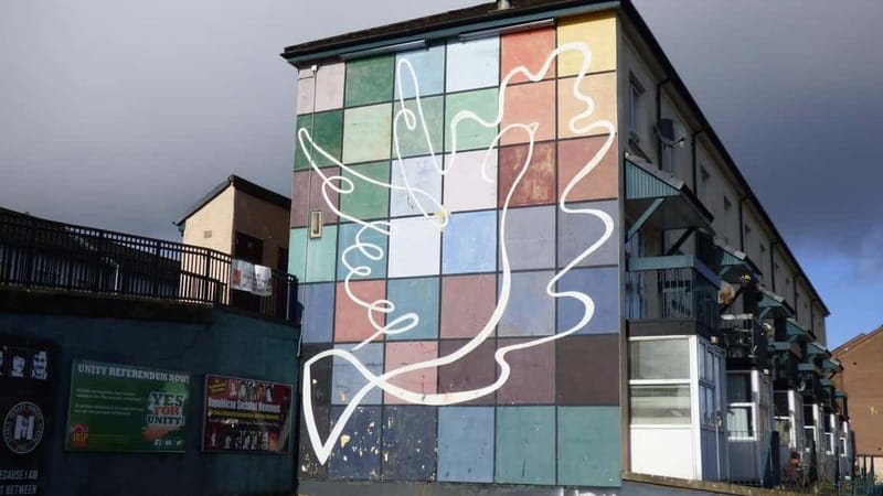 Derry: Bloody Sunday and Bogside Murals Walking Tour - Bloody Sunday and the cost of the conflict