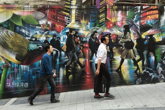Discover the Best of Hong Kong Street Art - Private tour - The artists add variety to the route
