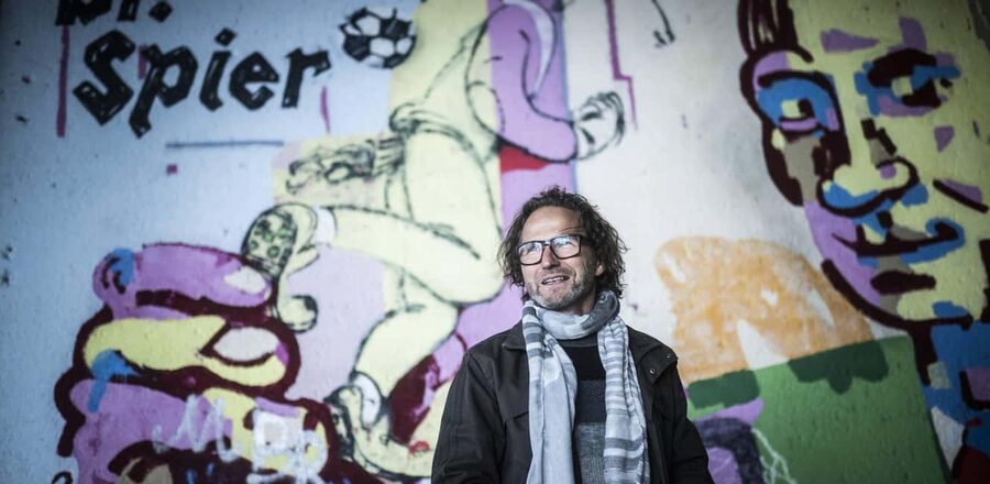 Dusseldorf: Urban Art Walk / Street Art Tour - Meeting Klaus Rosskothen at Friedrichstadt