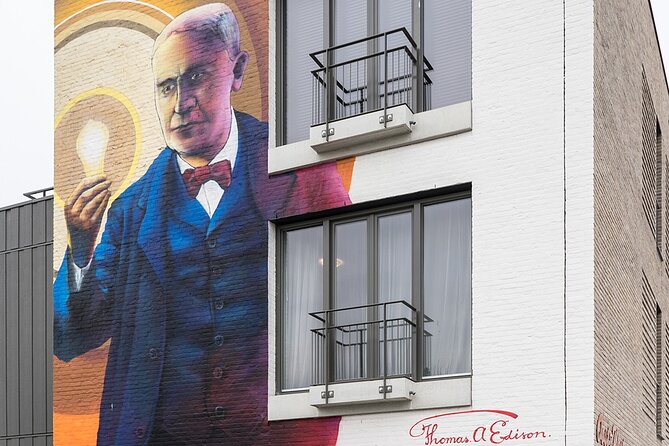 Eindhoven: Self guided Individual Street Art Tour - Step in the Arena: start with Eindhoven’s biggest graffiti wall
