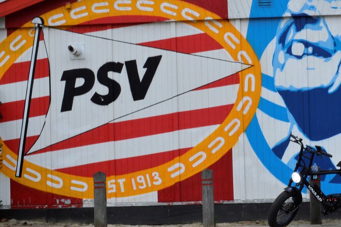 Eindhoven: Self guided Individual Street Art Tour - Bicycles, tunnels, and Eindhoven’s center