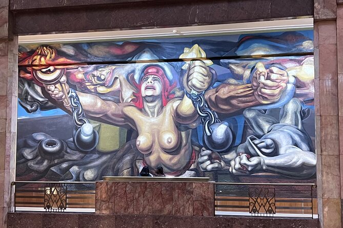 Exploring Mexican Muralism: A Journey through Bellas Artes Palace - The historical themes behind the paint