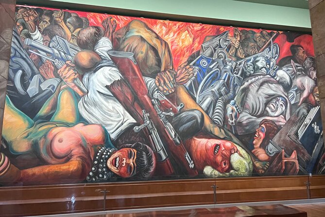 Exploring Mexican Muralism: A Journey through Bellas Artes Palace - How Mercedes Iriondo shapes the visit