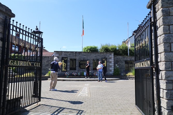Falls road Murals Walking Tour with former prisoners - Bobby Sands and the first major stories