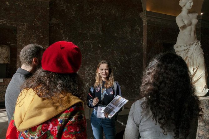 From Louvre to Street Art - original museum guided tour (skip the line!) - Meeting at the Louvre Pyramid