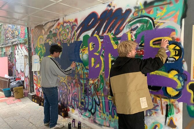 Fun Graffiti Workshop: The Art of Aerosol and Color - What This Bogotá Graffiti Class Is Really About
