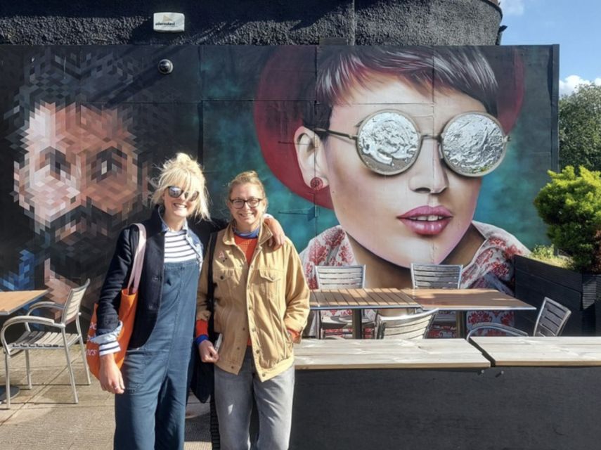 Glasgow: Private Street Art Walking Tour - Billy Connolly, Spaceman, and Glasgow humor