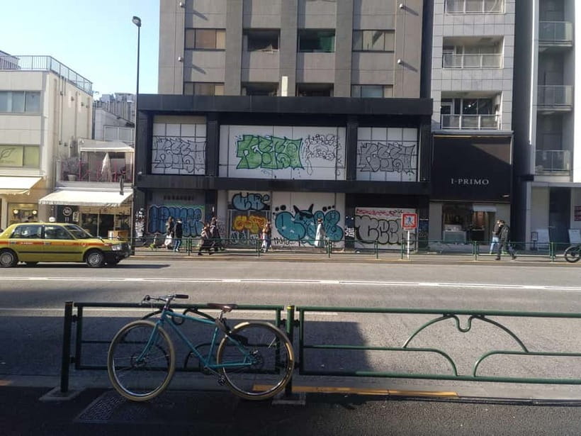 Graffiti in Tokyo Walking Tour: Shibuya and Harajuku - Reading Shibuya one wall at a time