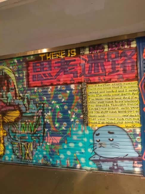 Graffiti in Tokyo Walking Tour: Shibuya and Harajuku - Guide quality and language options