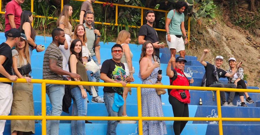 Graffiti Tour comuna 13 and cable car (made by local guides) - Rap, break dancing, and the famous soccer pitch