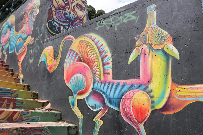 Graffiti Tour in La Candelaria Bogotá with Transportation - A private tour for $43 per person