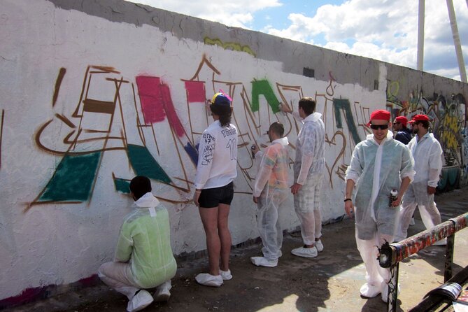 Graffiti Workshop Berlin with professional graffiti artists - Starting at Bernauer Str. 63
