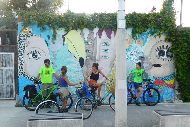 Graffitis & Munchies biketour Playa del Carmen - Why this bike tour shows you a different Playa del Carmen