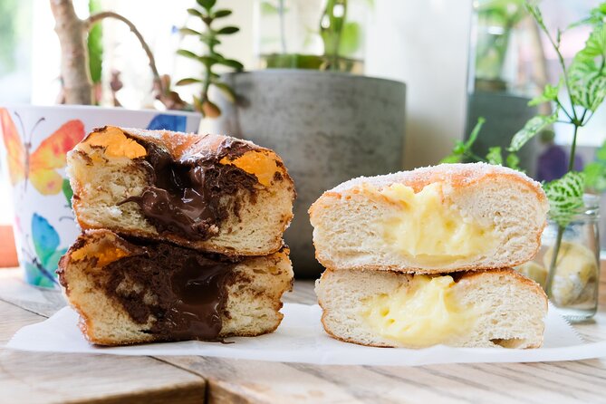 Handcrafted Donuts & Street Art: Wynwood's Most Unique Food Tour - Sampling more than one kind of fried treat