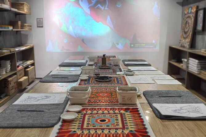 Hands On Chinese Cave Murals with Local Expert - The instructor’s role in the experience