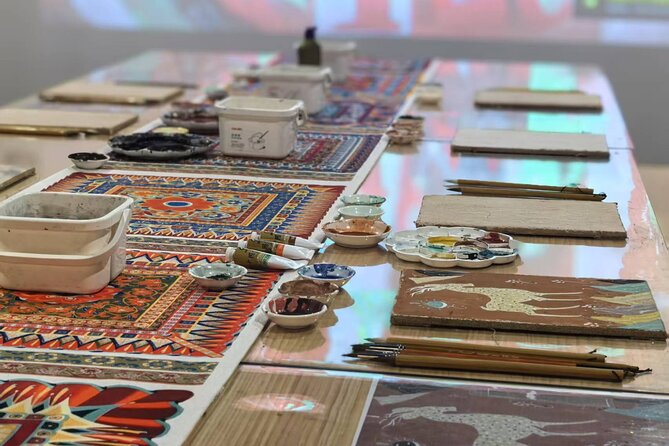 Hands On Chinese Cave Murals with Local Expert - The quiet atmosphere is part of the appeal