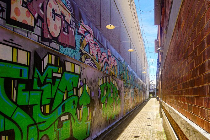 Hipster and Street Art Walking Tour - Key points at a glance