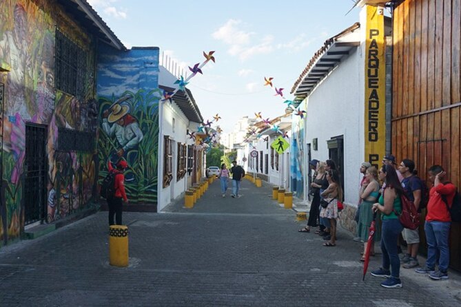 Historical Shared Tour Salsa, Graffiti & Resistance in Cali - Colonial buildings and the language of resistance