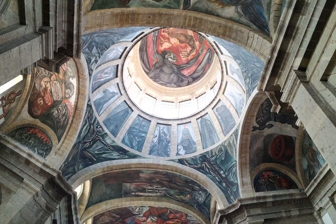 History and Murals: Walking Tour Guadalajara - Plaza Fundadores and Plaza Tapatía