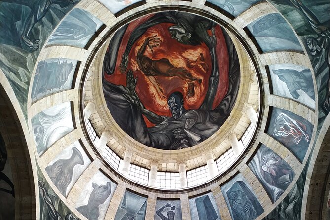 History and Murals: Walking Tour Guadalajara - Ending with food and shopping at Mercado Libertad