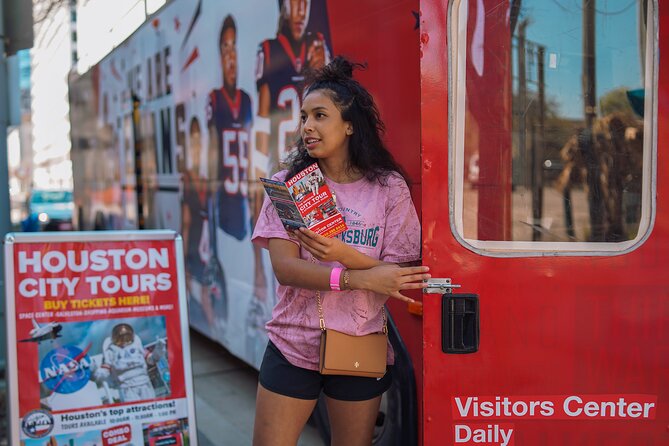 Houston's Official City & Mural Tour! - The murals are not a side attraction