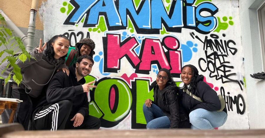 Istanbul: Do Street Art with Local Artists at Home Garden - Learning caps, fades, and lettering styles