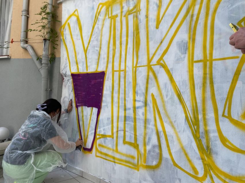 Istanbul: Do Street Art with Local Artists at Home Garden - Practical tips for a smoother session