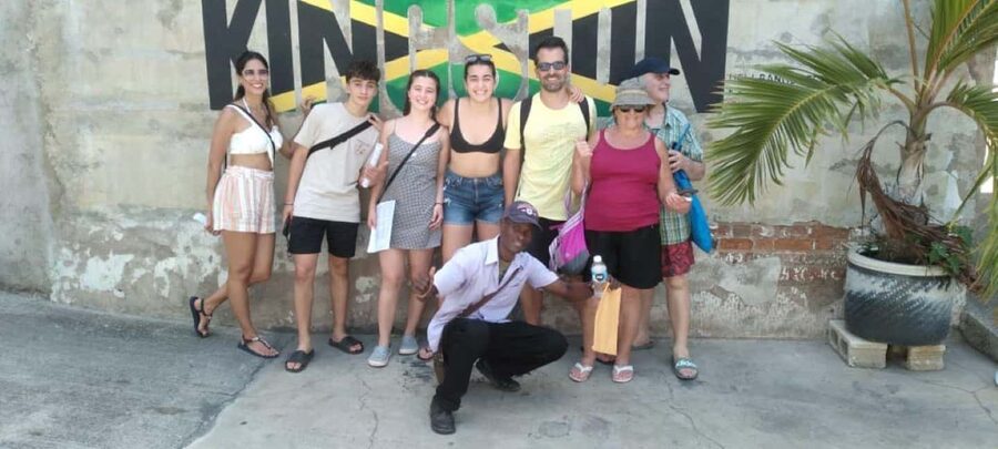 Kingston: Walking Tour with Mural Exploration - What the guides add to the experience