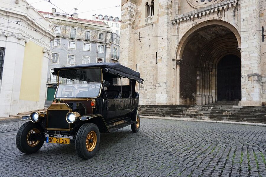 Lisbon: 3-Hour Street Art Tuk Tuk Tour - Key points to know before booking