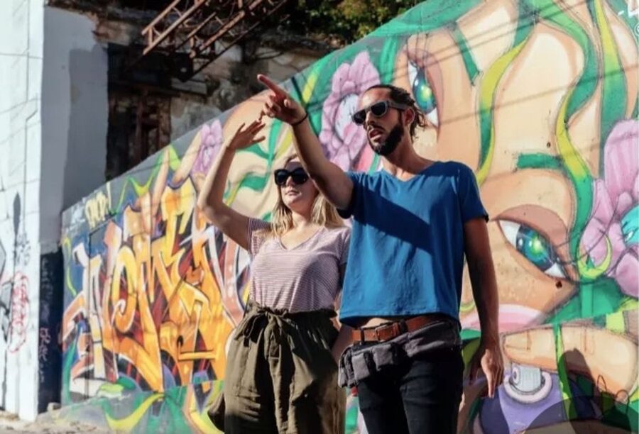 Lisbon: Kickstart Street Art Walking Tour - What the 90-minute pace feels like