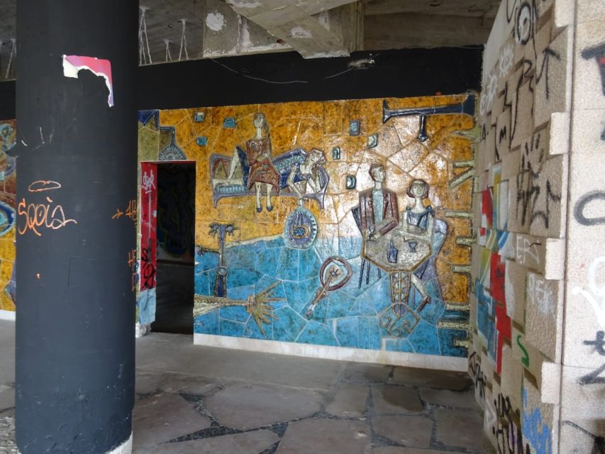 Lisbon: Private Tuk-Tuk Street Art Tour for 2,5 hours - Key Points to Know Before You Book