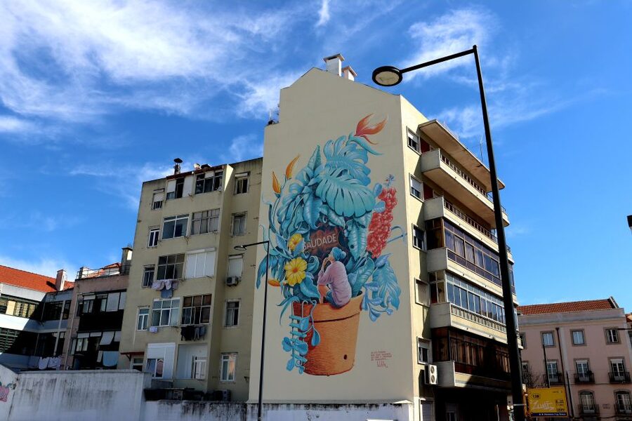 Lisbon: Street Art and Historical Walking Tour - Miradouro Portas do Sol and São Jorge Castle