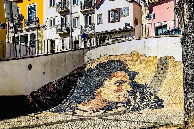 Lisbon Street Art - Private Guided Tour in a Electric Tuk Tuk - Key points at a glance