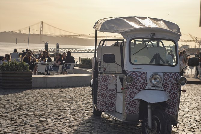 Lisbon Street Art - Private Tuk Tuk Tour with pickup - What to ask before setting out