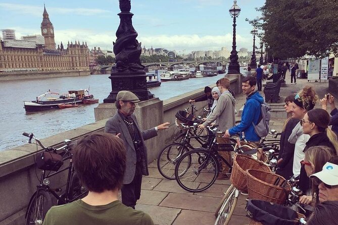 London Bike Tour: Landmarks, Secret Gems, Pub Stop & Street Art - Why this bike tour works well in London